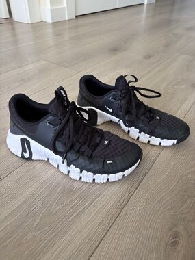 Womens Nike Metcon size 7.5